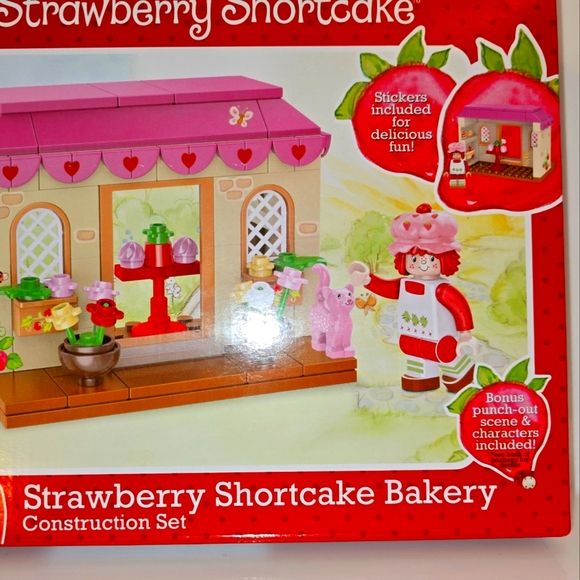 The World of Strawberry Shortcake 112 Piece Bakery Construction Set/ BNIB - Picture 3 of 13